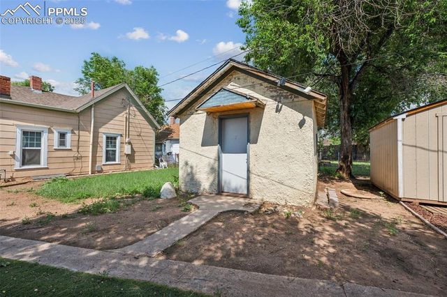 906 W Cucharras Street, Colorado Springs, CO 80905