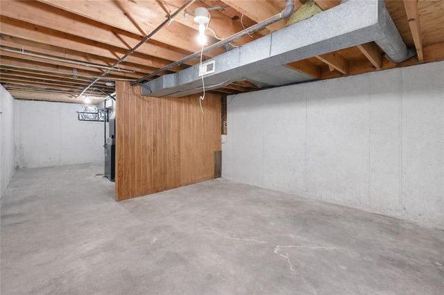 5607 Crest Drive, Kansas City, KS 66106