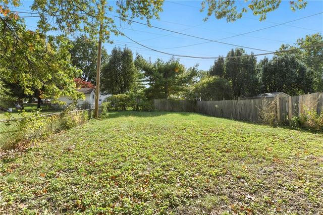 5607 Crest Drive, Kansas City, KS 66106