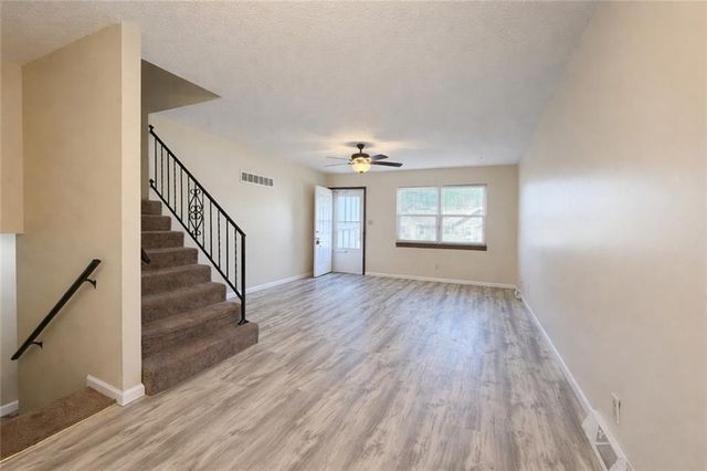 5607 Crest Drive, Kansas City, KS 66106