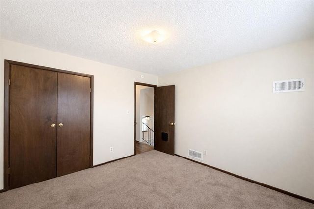 5607 Crest Drive, Kansas City, KS 66106