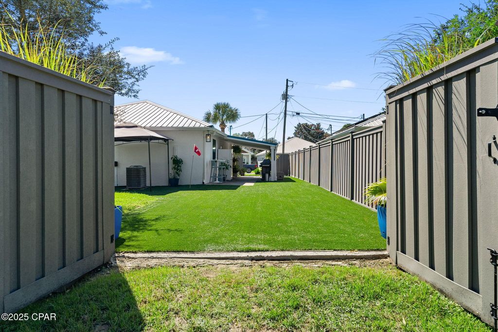 Image 10 of property listing at 21312 Hilltop Avenue Avenue, Panama City Beach, FL 32413