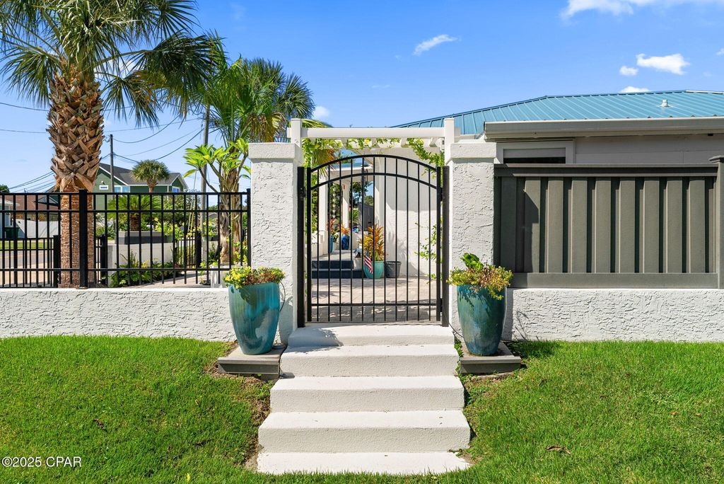 Image 11 of property listing at 21312 Hilltop Avenue Avenue, Panama City Beach, FL 32413