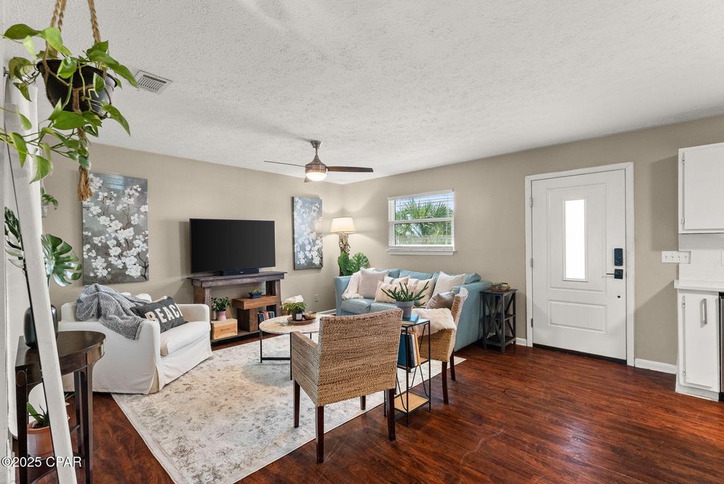 Image 12 of property listing at 21312 Hilltop Avenue Avenue, Panama City Beach, FL 32413