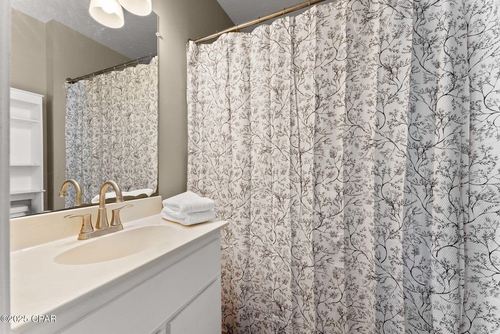 Image 19 of property listing at 21312 Hilltop Avenue Avenue, Panama City Beach, FL 32413