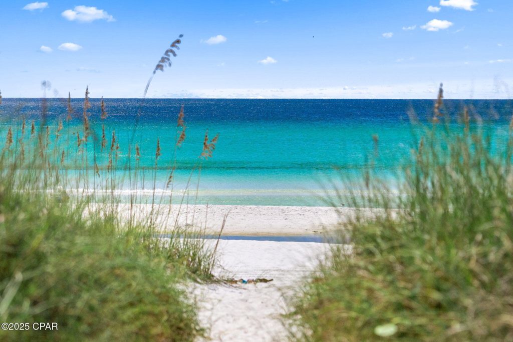 Image 25 of property listing at 21312 Hilltop Avenue Avenue, Panama City Beach, FL 32413