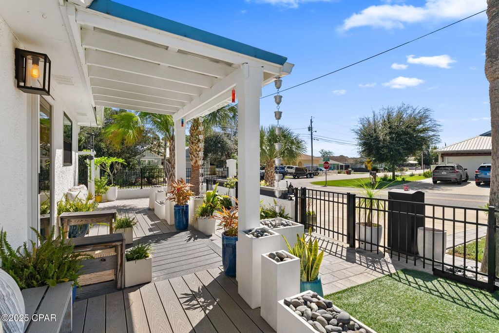 Image 5 of property listing at 21312 Hilltop Avenue Avenue, Panama City Beach, FL 32413