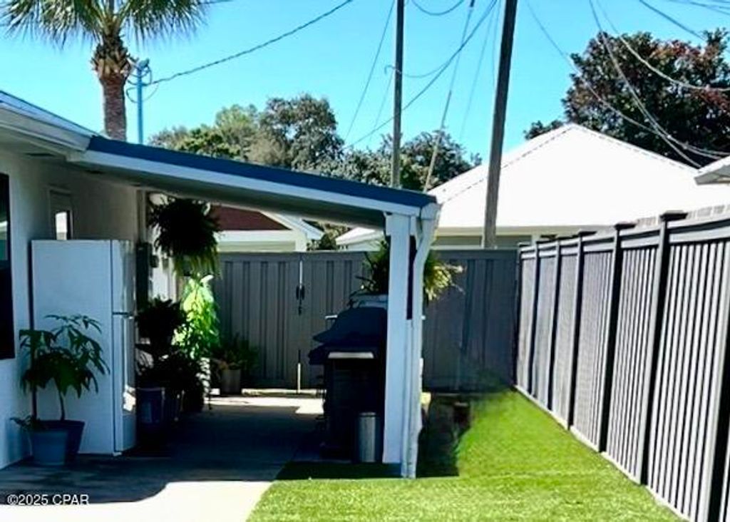 Image 9 of property listing at 21312 Hilltop Avenue Avenue, Panama City Beach, FL 32413