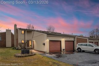 25039 N Woodvale Drive N 25, Southfield, MI 48034