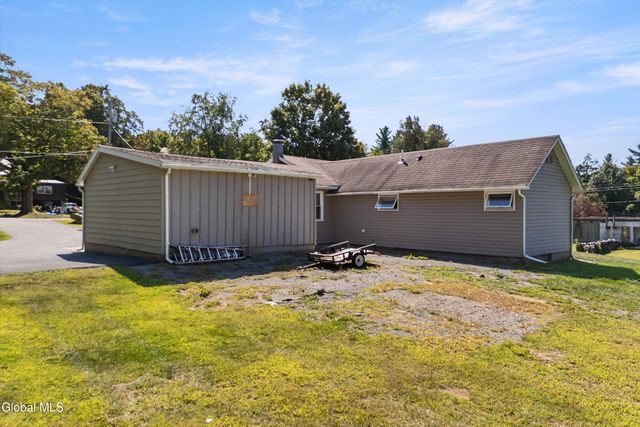 329 Lakeview Road, Broadalbin, NY 12025