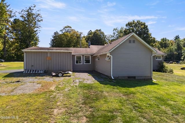 329 Lakeview Road, Broadalbin, NY 12025
