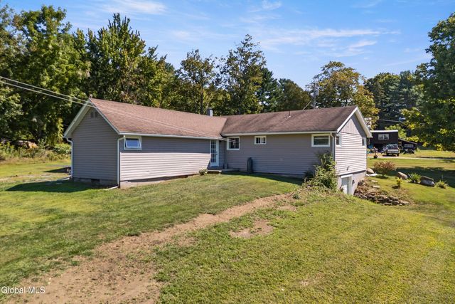 329 Lakeview Road, Broadalbin, NY 12025