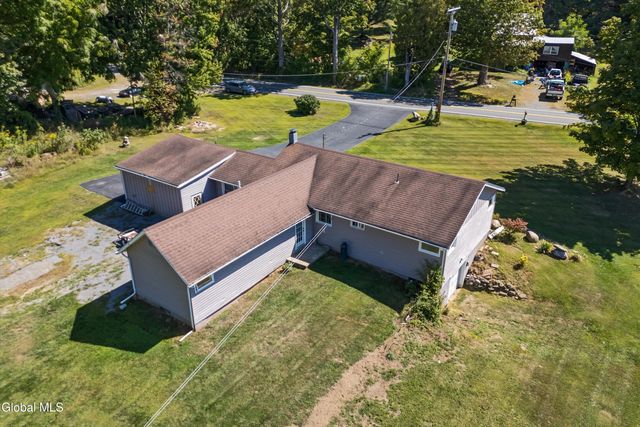 329 Lakeview Road, Broadalbin, NY 12025