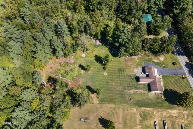 329 Lakeview Road, Broadalbin, NY 12025