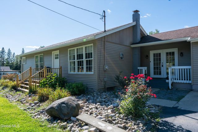329 Lakeview Road, Broadalbin, NY 12025