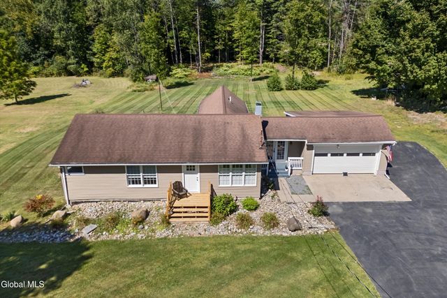 329 Lakeview Road, Broadalbin, NY 12025