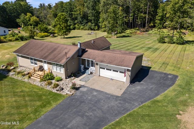 329 Lakeview Road, Broadalbin, NY 12025