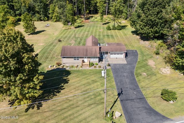 329 Lakeview Road, Broadalbin, NY 12025