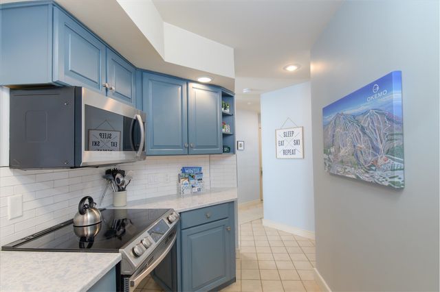 82 Day Break Drive J-102, Ludlow, VT 05149