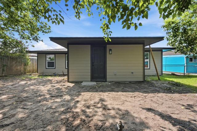 2403 Raymond Street, Pasadena, TX 77506