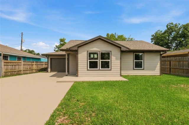 2403 Raymond Street, Pasadena, TX 77506