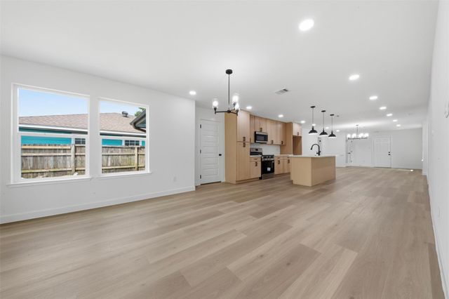 2403 Raymond Street, Pasadena, TX 77506