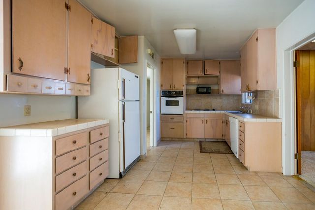 1047 Vandalia Avenue, Porterville, CA 93257