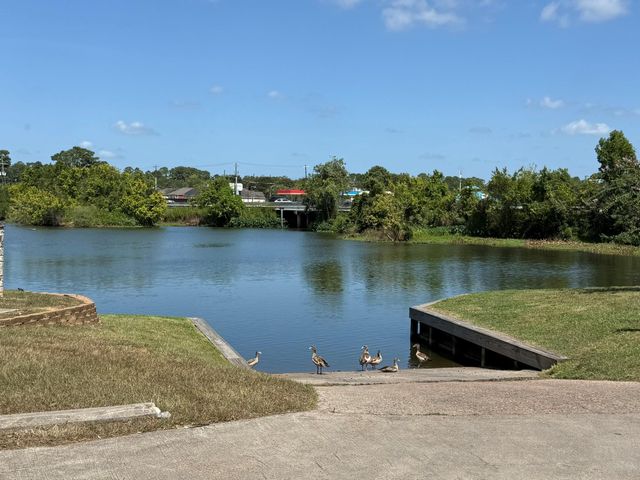 1112 Columbia River Rd, Conroe, TX 77316