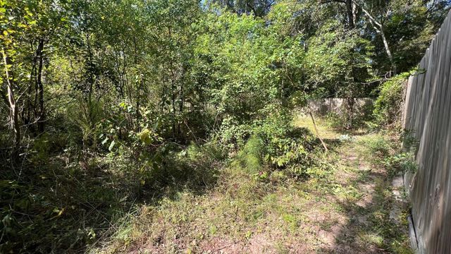 1112 Columbia River Rd, Conroe, TX 77316