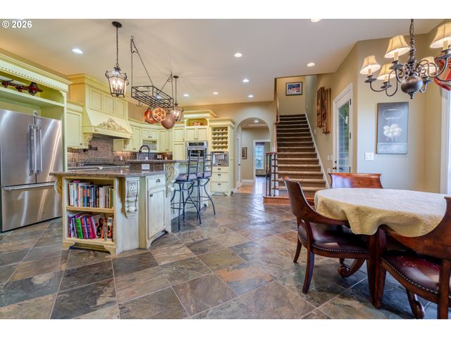 6243 Se RAMBEAU Ln, Salem, OR 97301