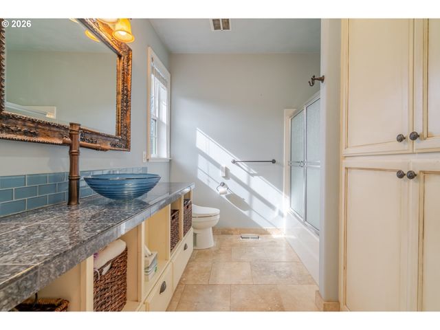 6243 Se RAMBEAU Ln, Salem, OR 97301