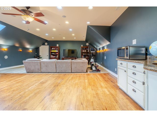 6243 Se RAMBEAU Ln, Salem, OR 97301