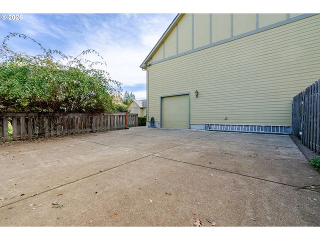 6243 Se RAMBEAU Ln, Salem, OR 97301