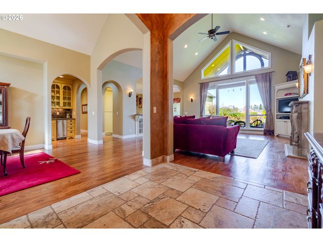 6243 Se RAMBEAU Ln, Salem, OR 97301