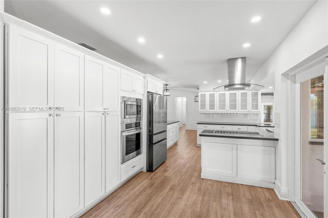 16141 SW 83rd Ave, Palmetto Bay, FL 33157