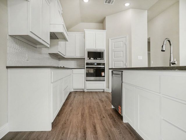 733 Candace Drive, Desoto, TX 75115