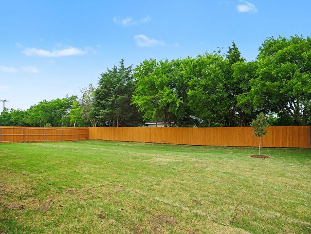 733 Candace Drive, Desoto, TX 75115