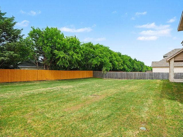 733 Candace Drive, Desoto, TX 75115