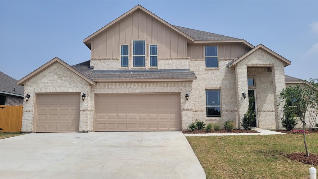 733 Candace Drive, Desoto, TX 75115