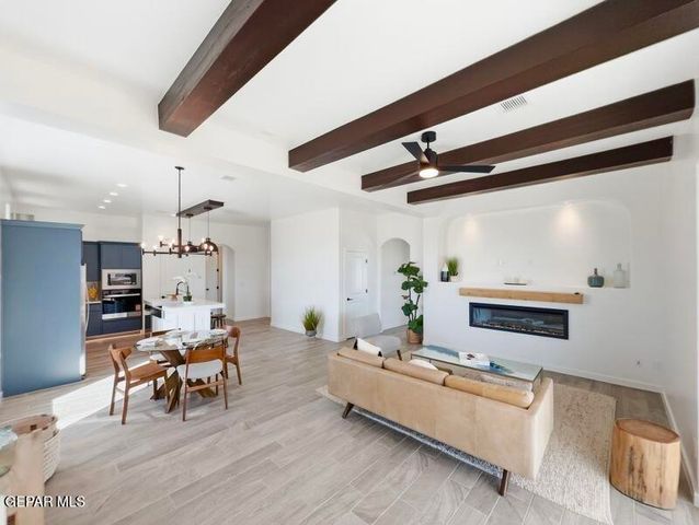 656 Paseo Campanero Street, Horizon City, TX 79928