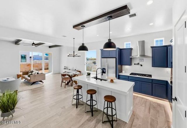 656 Paseo Campanero Street, Horizon City, TX 79928