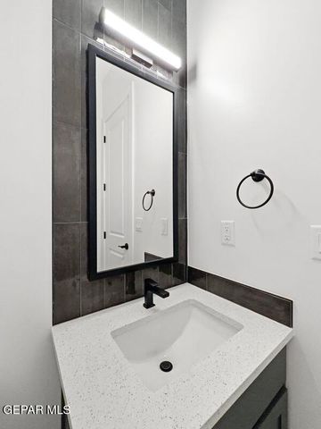 656 Paseo Campanero Street, Horizon City, TX 79928