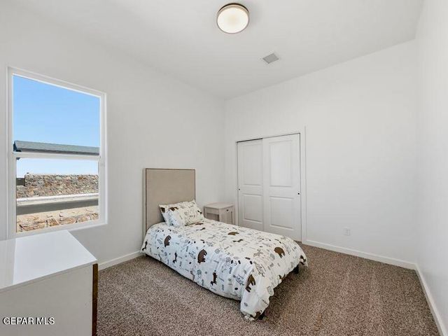 656 Paseo Campanero Street, Horizon City, TX 79928