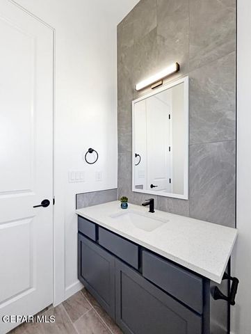 656 Paseo Campanero Street, Horizon City, TX 79928