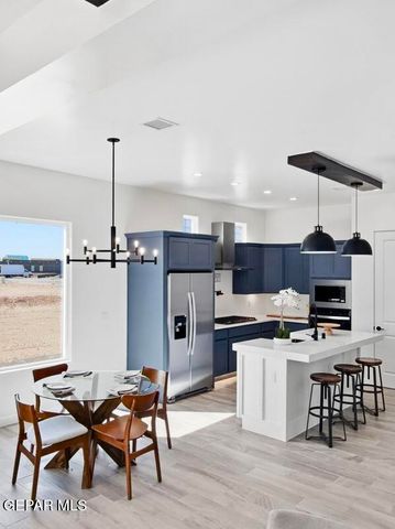 656 Paseo Campanero Street, Horizon City, TX 79928