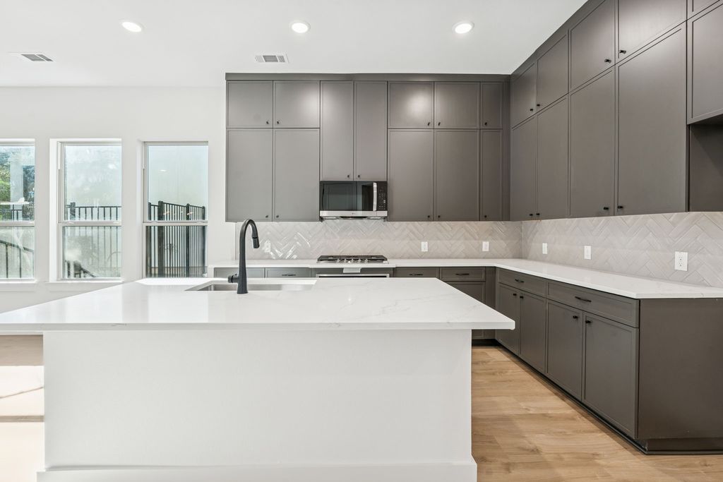428 Waterscape Drive 1338, Hickory Creek, TX 75065