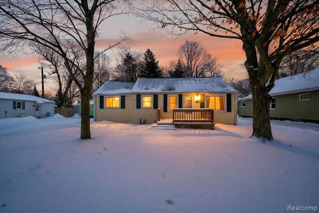 2008 Elmwood Street, Port Huron, MI 48060