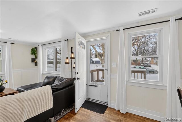 2008 Elmwood Street, Port Huron, MI 48060