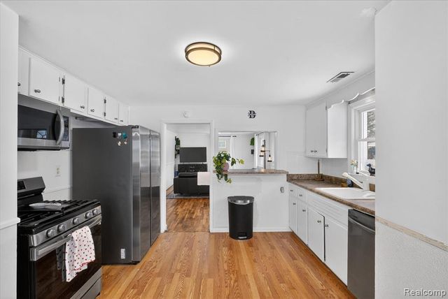 2008 Elmwood Street, Port Huron, MI 48060