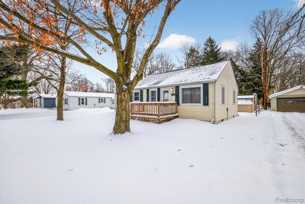 2008 Elmwood Street, Port Huron, MI 48060